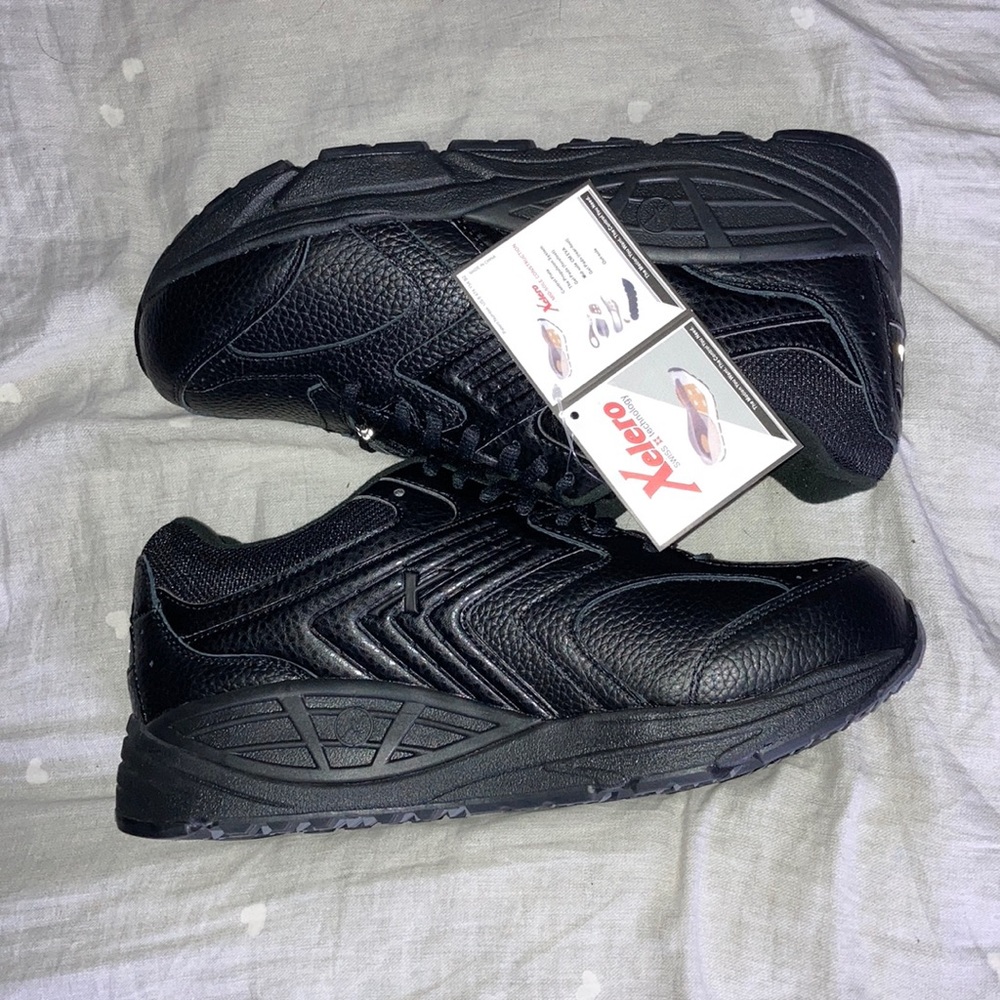 Xelero Men’s Matrix Leather Tennis Shoes